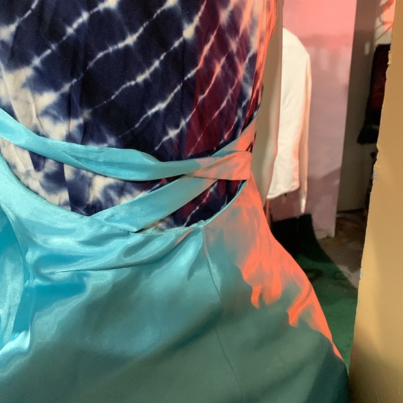 Light blue sparkly prom dress - Picture 3 of 9